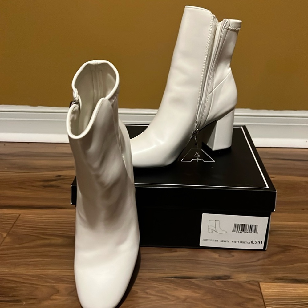 Ladies shoes